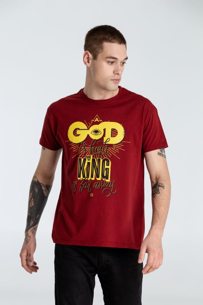 Футболка A God is High, гранатово-красная Футболка A God is High, гранатово-красная