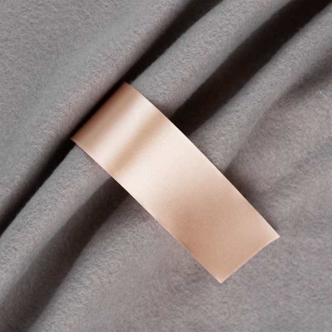 Лента сатиновая Satin 35 XL, светло-бежевая, 190 см Лента сатиновая Satin 35 XL, светло-бежевая, 190 см